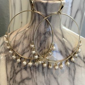 Kendra Scott Hilty Natural Pearl Hoop Earrings